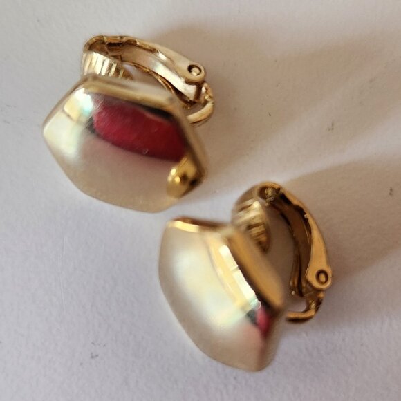 ✨ Lot of 7 Clip-On Earrings | Gold & Black, Pearl Accent, Retro Style - Picture 5 of 9